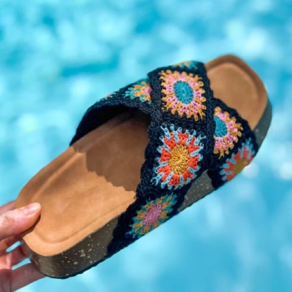 Colorful Crochet Women's Sandals granny squares Sz.8 - Picture 1 of 16